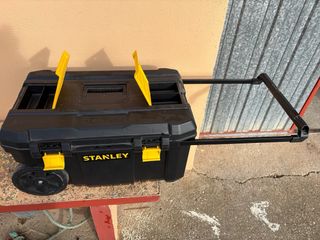 Caja de herramientas Stanley con ruedas