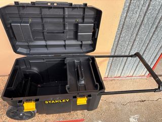 Caja de herramientas Stanley con ruedas