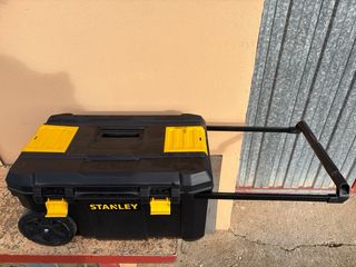 Caja de herramientas Stanley con ruedas
