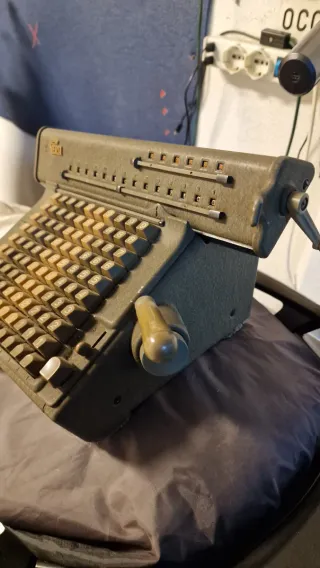Calcolatrice Meccanica Vintage