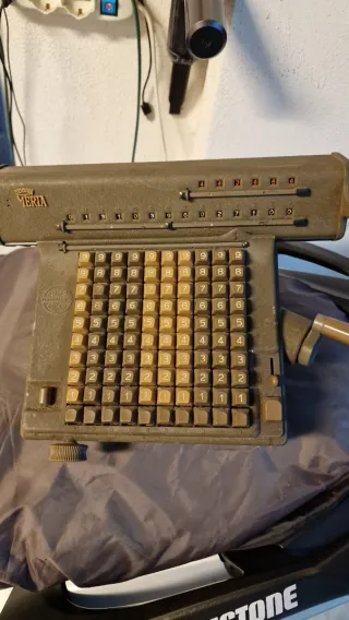 Calcolatrice Meccanica Vintage