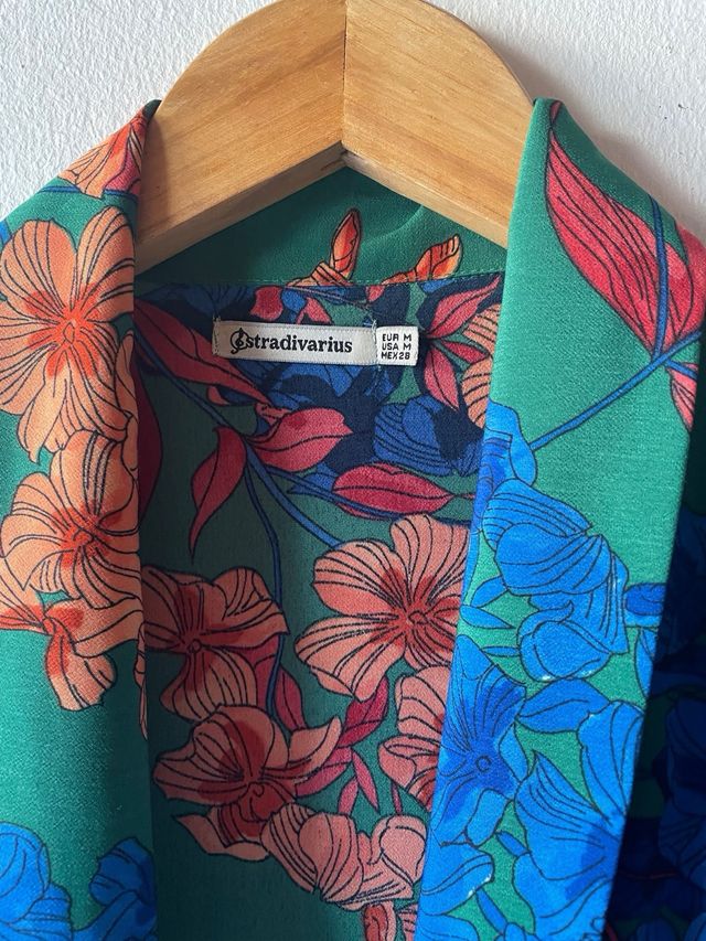 Blazer floral verde Stradivarius Talla M