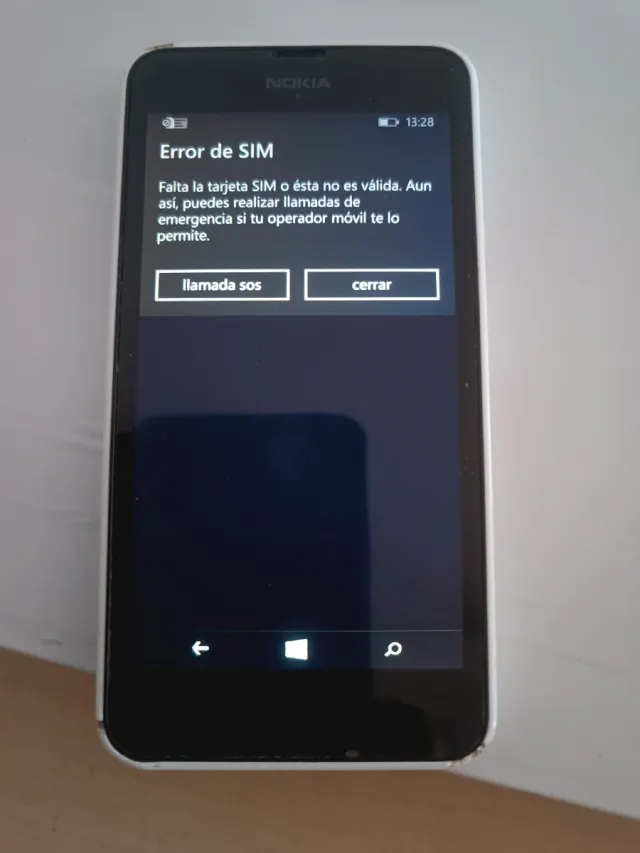 Cellulare Nokia Bianco e Nero Lumia 635 8GB Memoria