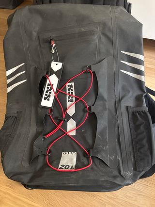 Mochila 20L Impermeable Negra.