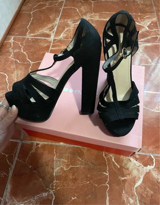 Sandalias de tacón negras