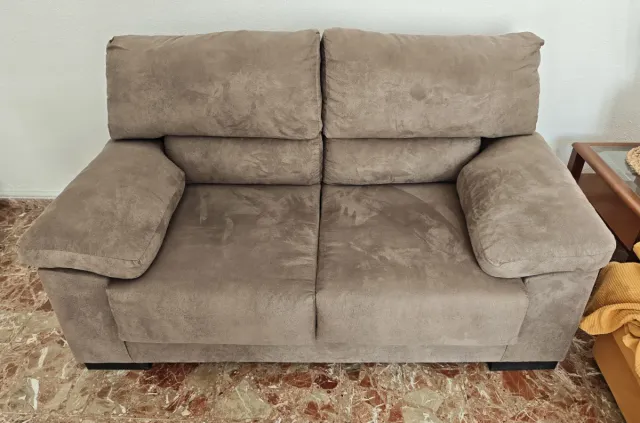 Sofá 2 lugares bege/marrom pouco uso