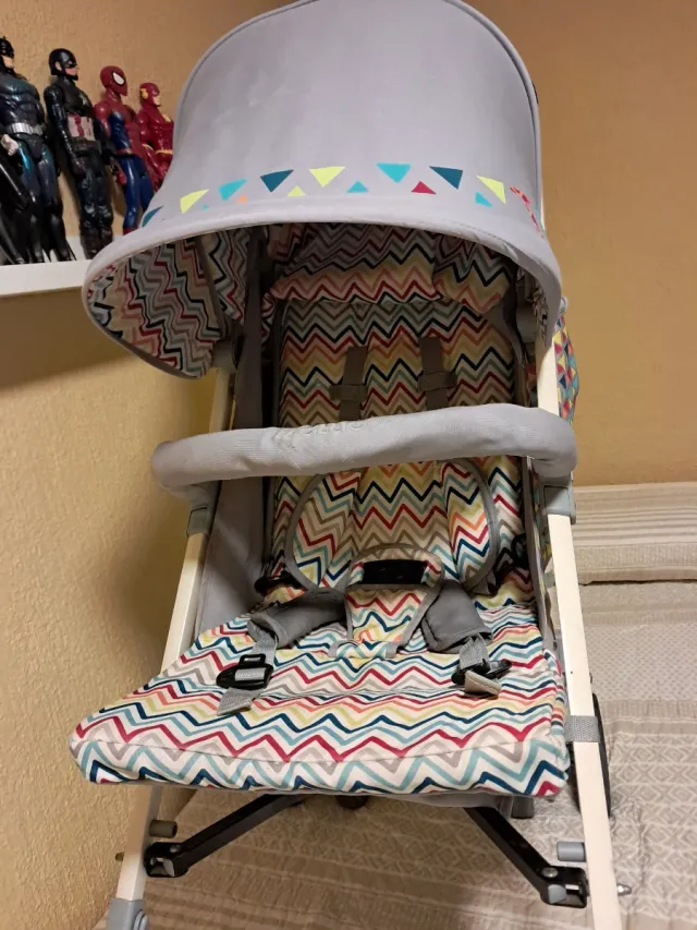 Carro Tuc Tuc gris con estampado