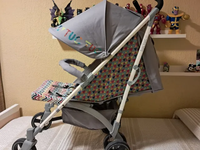 Carro Tuc Tuc gris con estampado