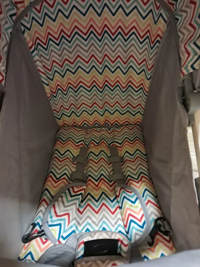 Carro Tuc Tuc gris con estampado