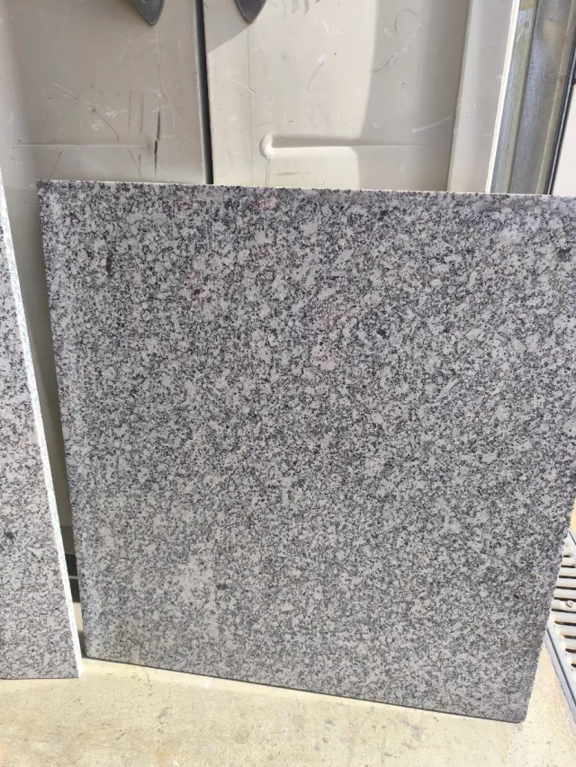 Tableros de granito gris