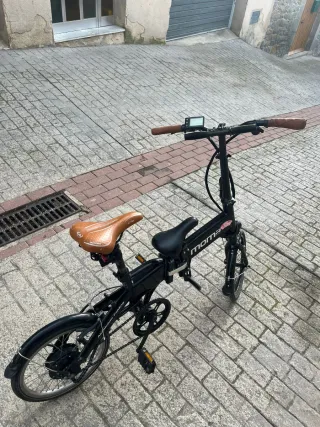 Bicicleta Eléctrica Plegable MOMA