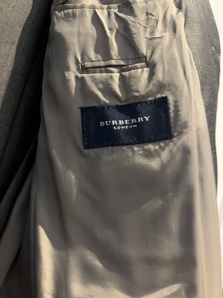 Traje Burberry Gris