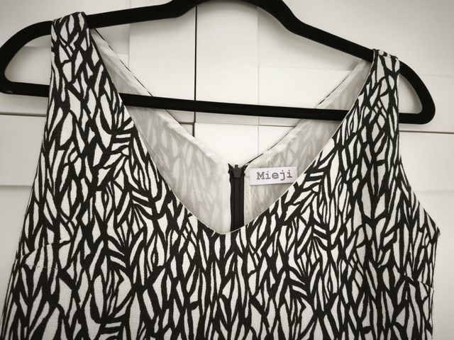 Vestido MIEJI blanco y negro volante Talla 36