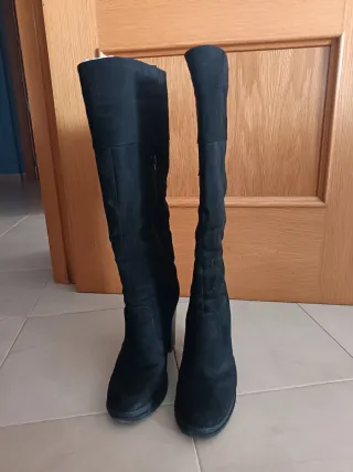 Botas altas ante negras talla 38.5