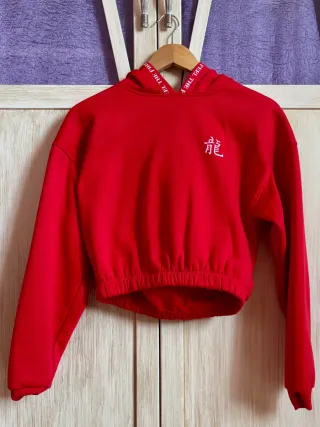 Chándal rojo de sudadera crop top y pantalón largo