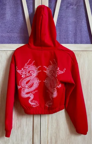 Chándal rojo de sudadera crop top y pantalón largo