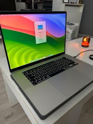 Apple MacBook Pro 16