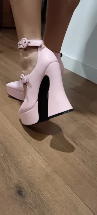 Zapatos de plataforma rosa. Fiesta. Nuevos.