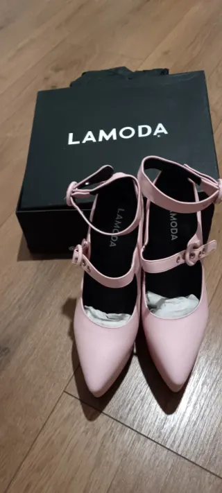 Zapatos de plataforma rosa. Fiesta. Nuevos.