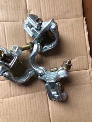 Abrazadera para andamios