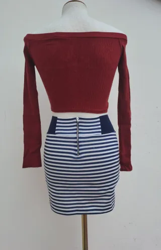 Conjunto Top Rojo y Falda Rayas