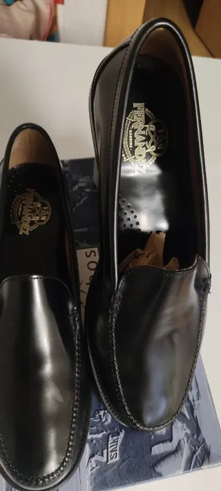 Mocasines V&M FERNANDEZ hechos a mano.Negros 46