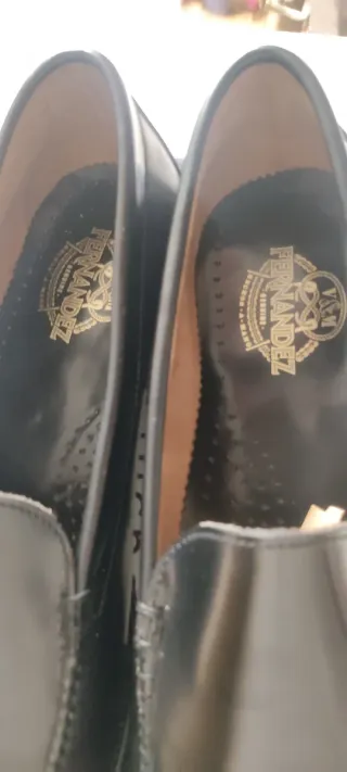Mocasines V&M FERNANDEZ hechos a mano.Negros 46