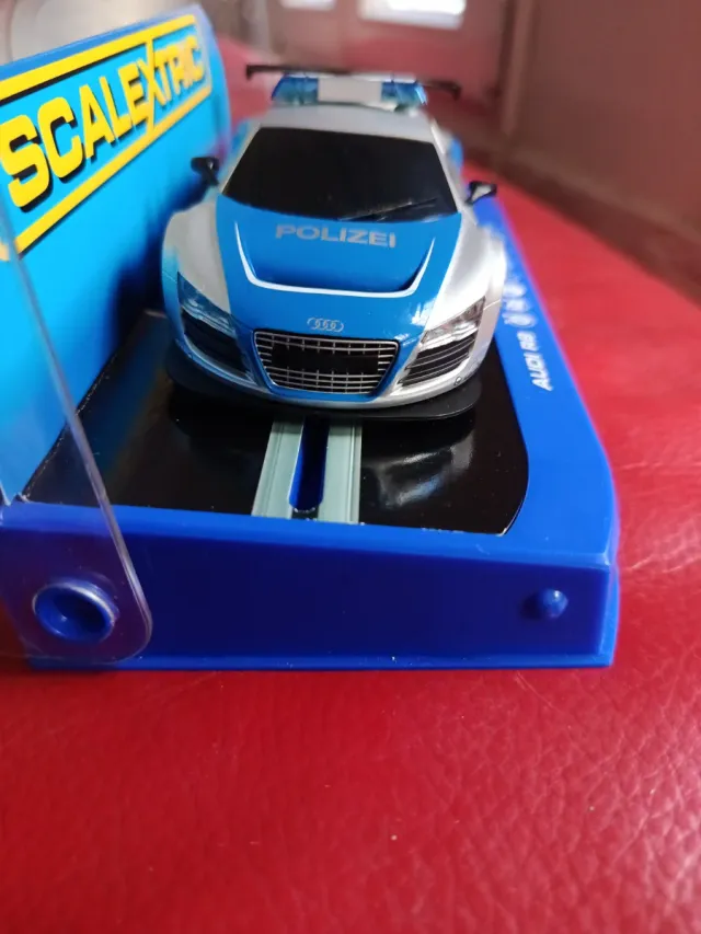 Scalextric Audi R8 Polizei Luces y Sonido
