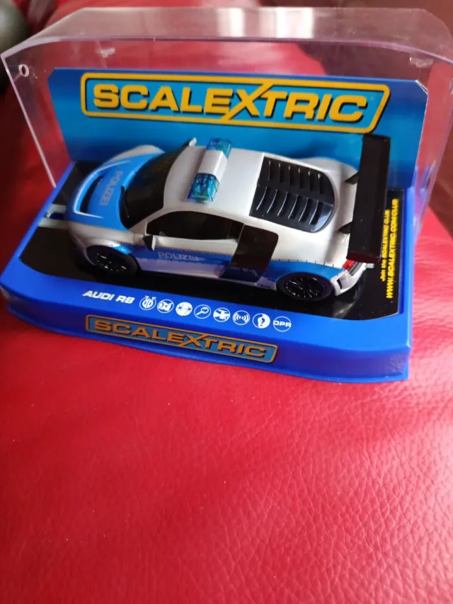 Scalextric Audi R8 Polizei Luces y Sonido