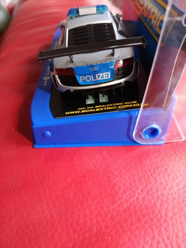 Scalextric Audi R8 Polizei Luces y Sonido