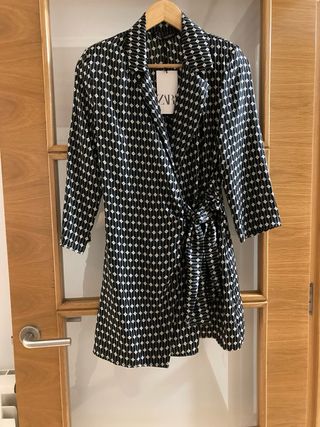 Vestido Zara estampado geométrico
