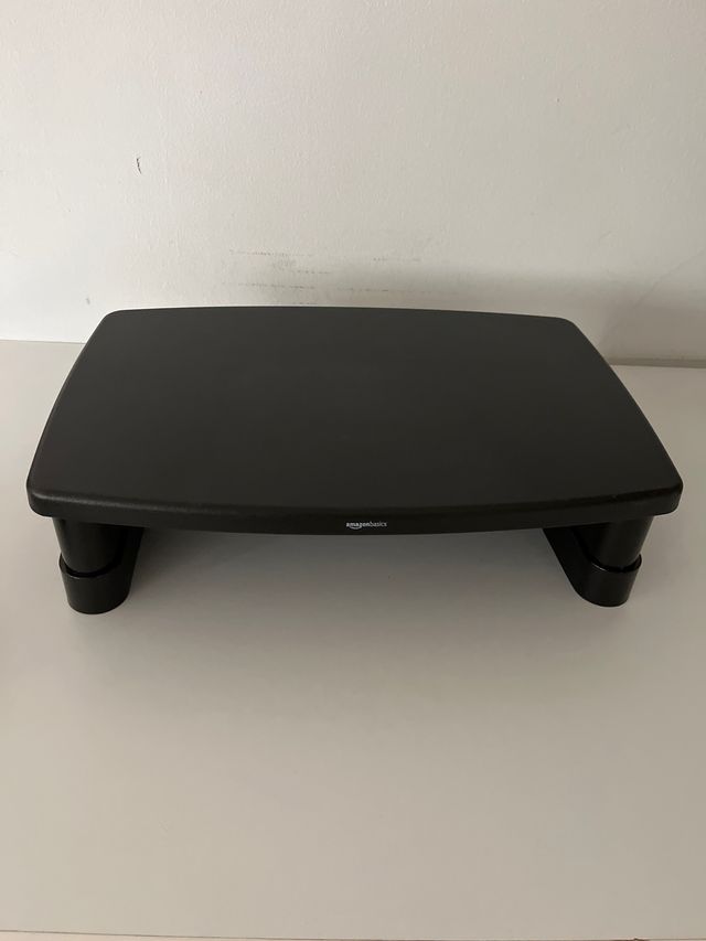 Base para pantalla Amazon Basics negra