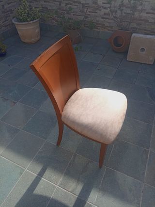 Sillas de comedor de madera y tela