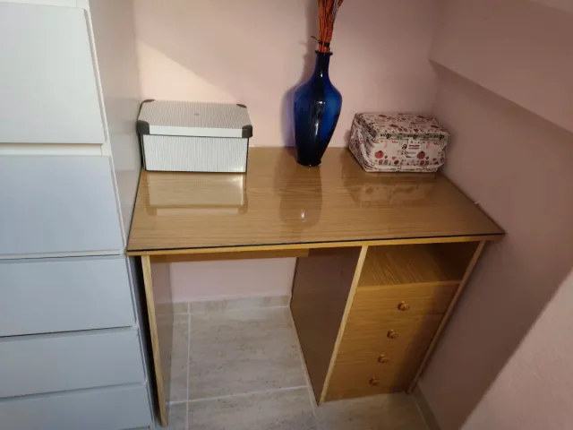 Escritorio madera y cristal