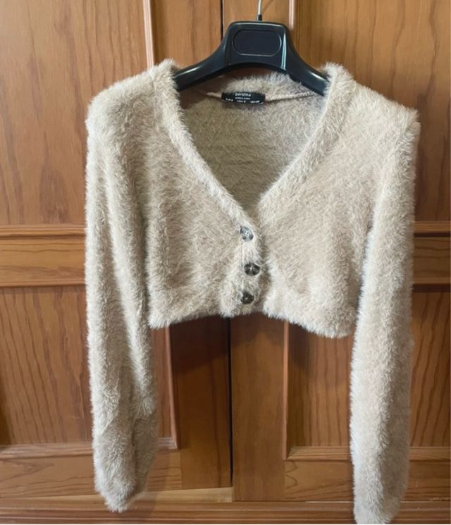 Jersey Bershka pelo beige