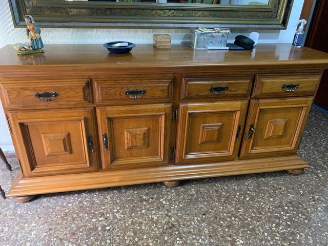 Aparador clásico de madera