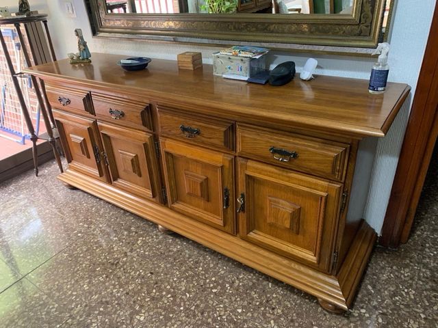 Aparador clásico de madera