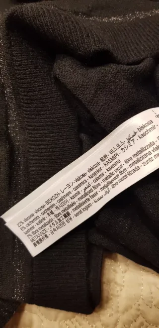 Jersey negro con rayas plateadas