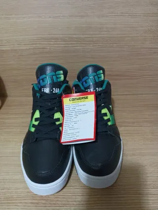 Zapatillas Converse Negras/Azules/Verdes.