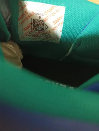 Zapatillas Converse Negras/Azules/Verdes.