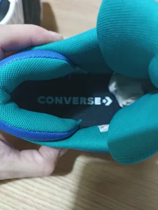 Zapatillas Converse Negras/Azules/Verdes.