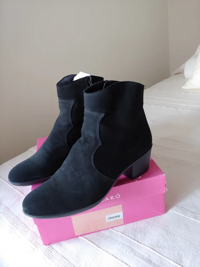 Botines negros de ante