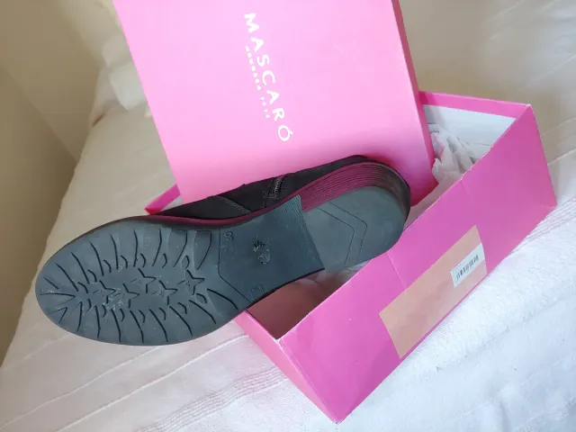 Botines negros de ante