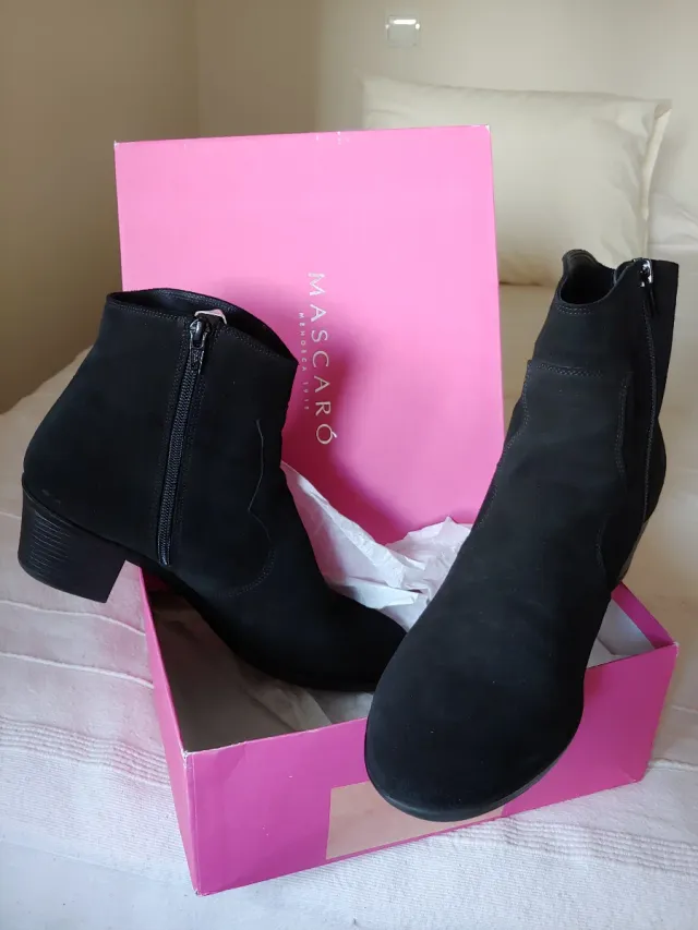 Botines negros de ante