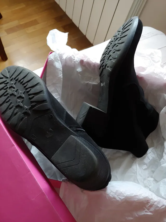 Botines negros de ante