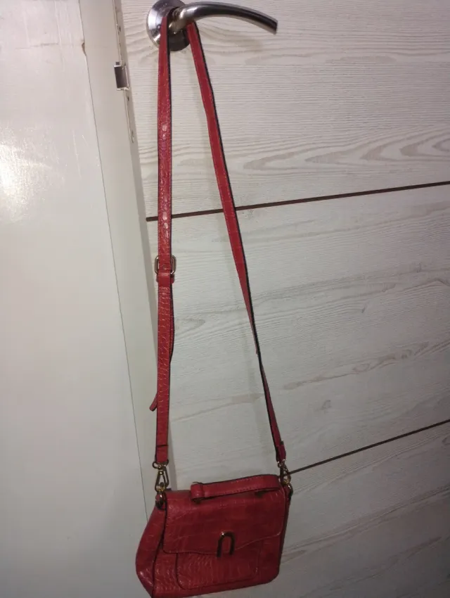 Bolso de mano efecto piel cocodrilo