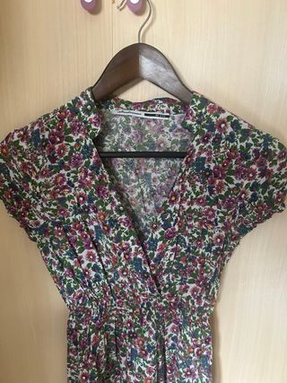 Vestido flores Stradivarius talla M