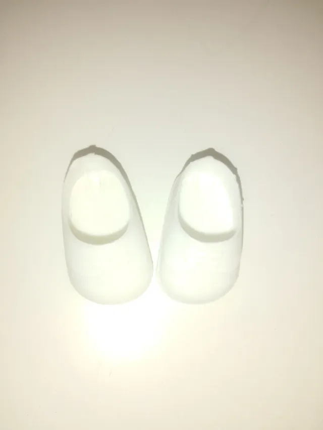 Scarpe sportive per bambola Nancy classica.