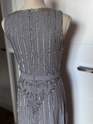 Vestido de fiesta plateado gasa con pedrería