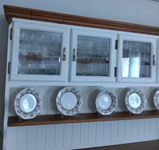 Portavaso a parete con vetrine